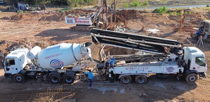 Concretagem de Fundação e pilares de Edifício Residencial1